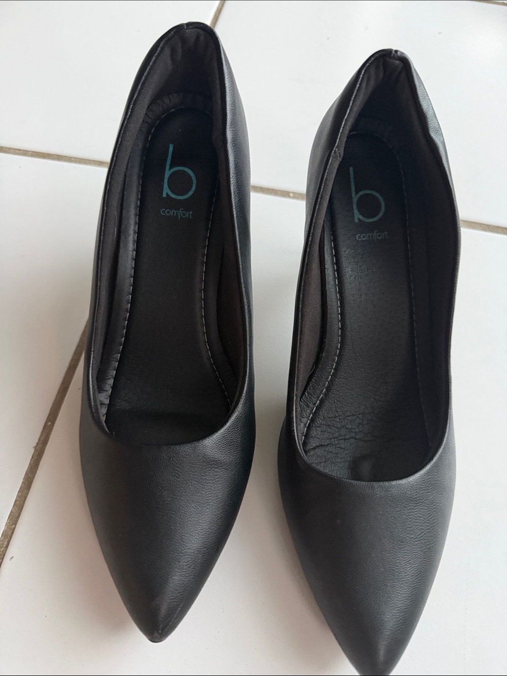 Women's Black Pointed-Toe Flats